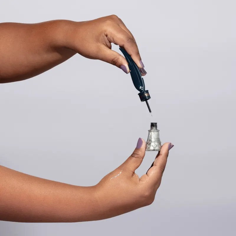 QDB Harry Potter Fire Silver Liquid Eyeliner  Spells Class 7ml